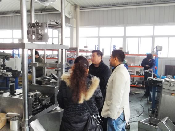 Customers from Peru visited our factory for pre-shipment check